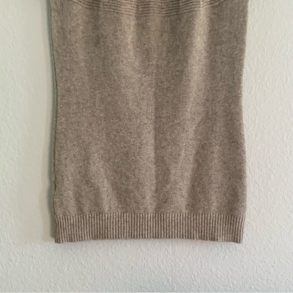 Metric Scoop Neck Short Sleeve Knit Ribbed Hem Top size Medium Viscose Blend - Picture 8 of 13